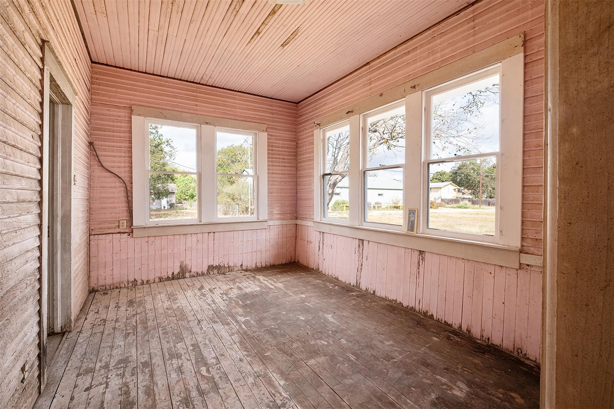 304 Washington St, Smithville, TX 78957