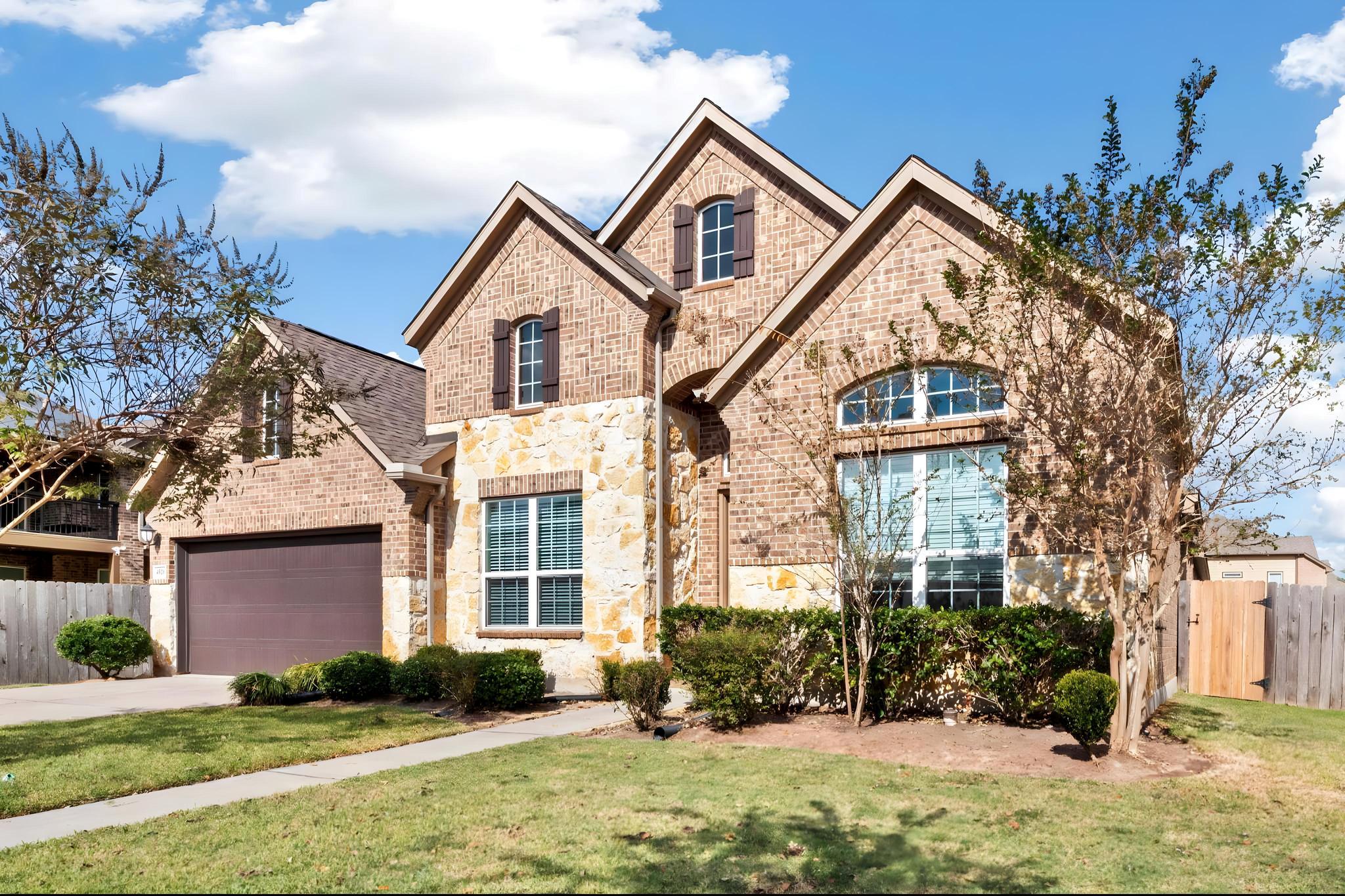 4526 Highland Field Ln, Sugar Land, TX 77479