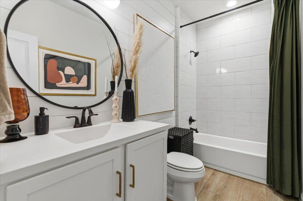 8301 Dampton Ln, Austin, TX 78744