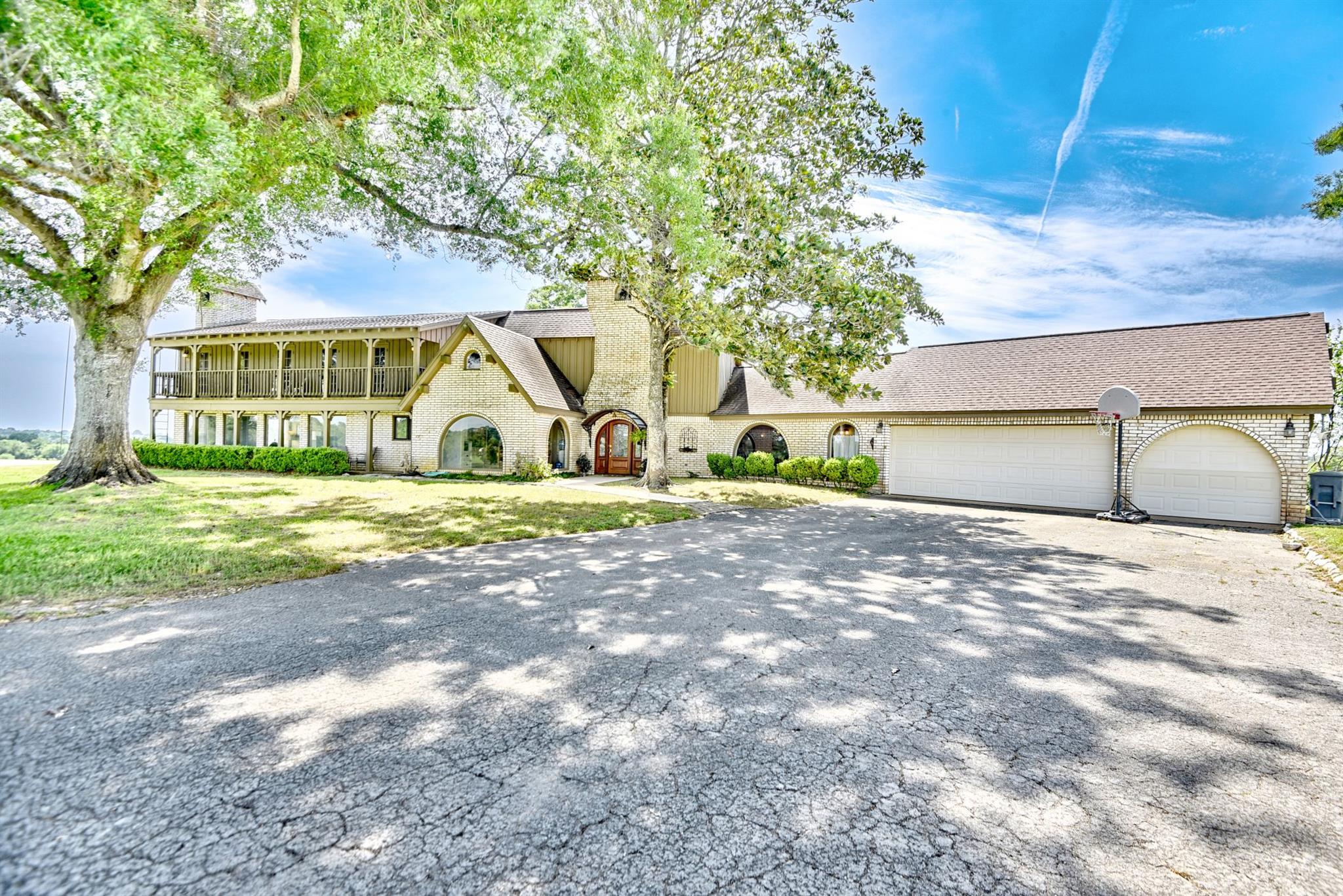 2575 Old Mill Creek Rd, Brenham, TX 77833