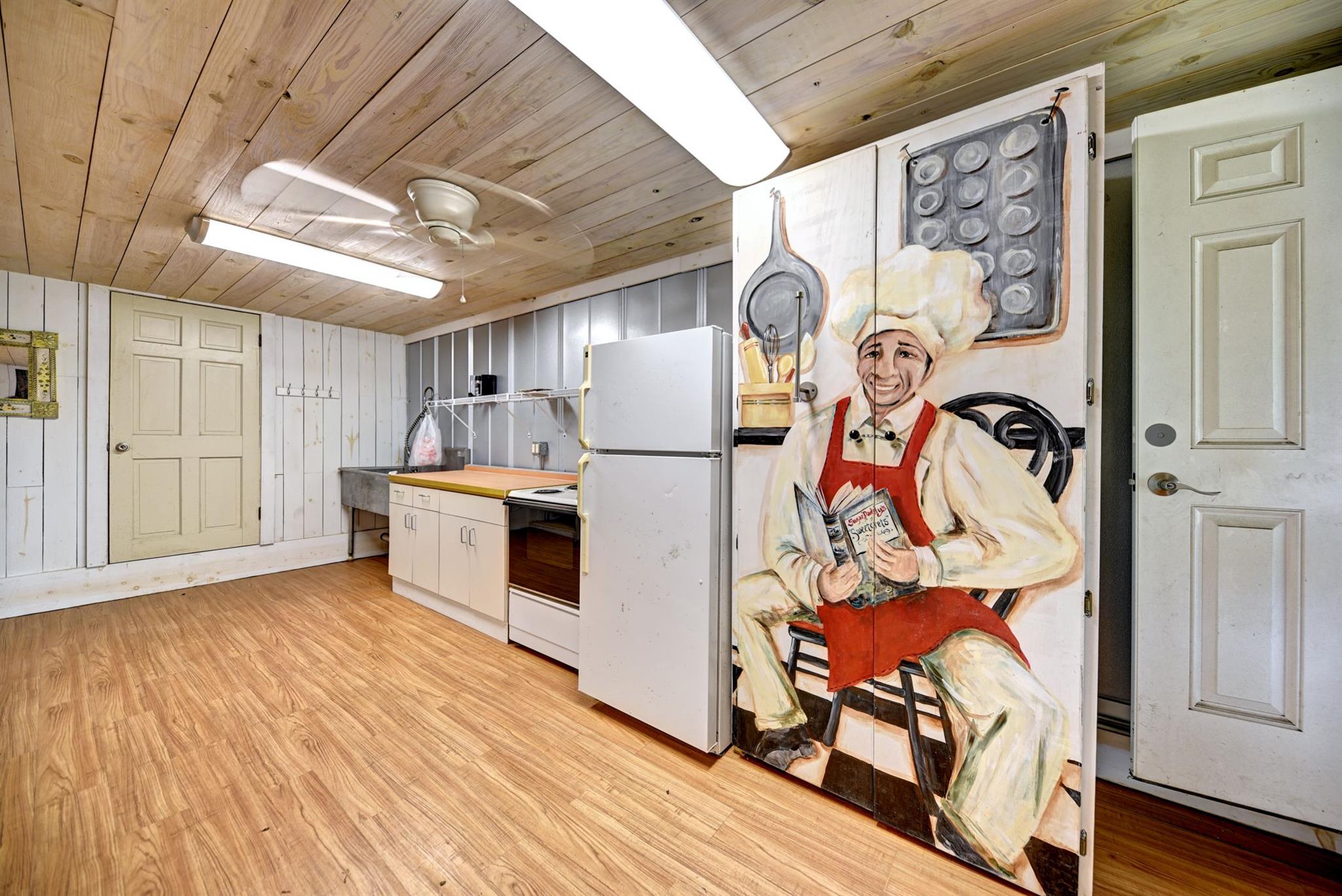 2575 Old Mill Creek Rd, Brenham, TX 77833