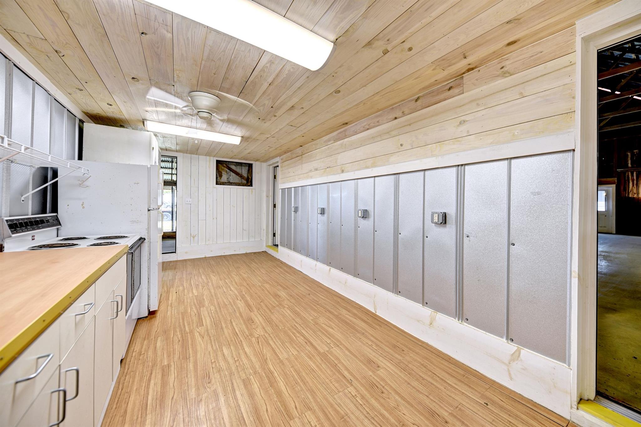 2575 Old Mill Creek Rd, Brenham, TX 77833