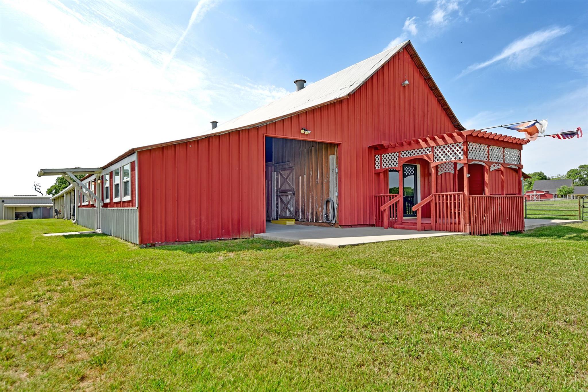2575 Old Mill Creek Rd, Brenham, TX 77833