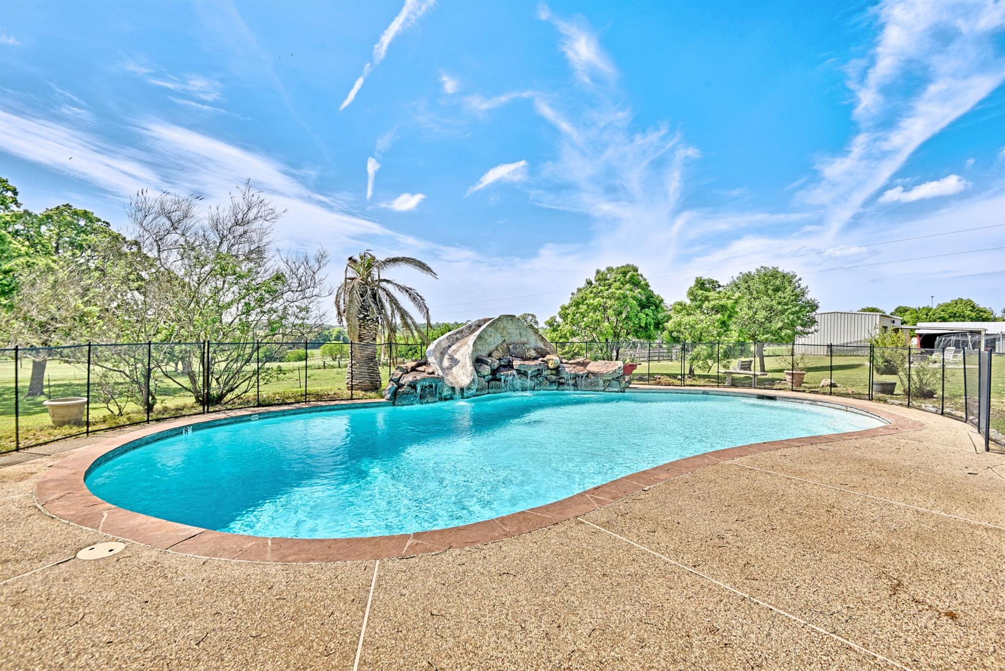 2575 Old Mill Creek Rd, Brenham, TX 77833