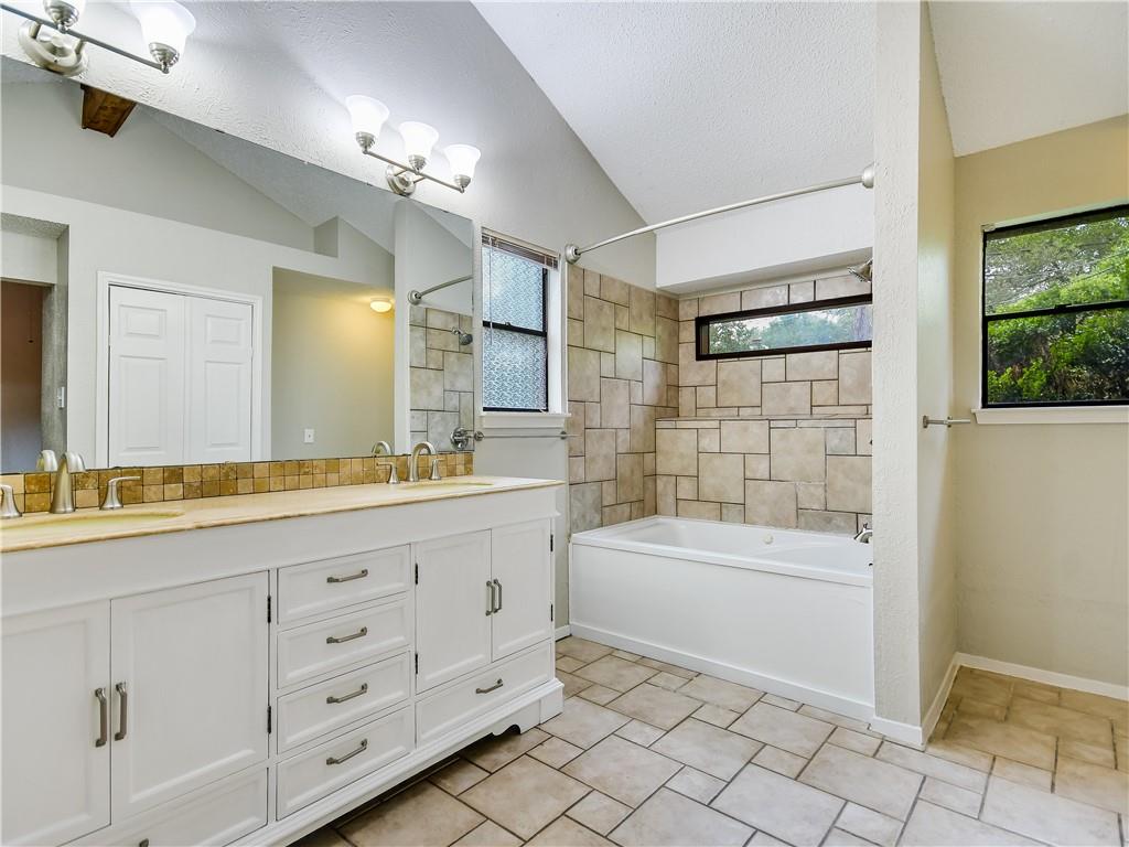 3607 Oak Creek Dr, Austin, TX 78727