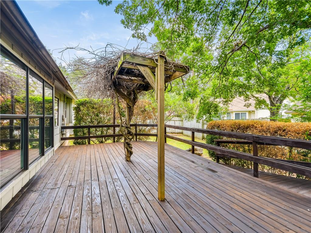 3607 Oak Creek Dr, Austin, TX 78727