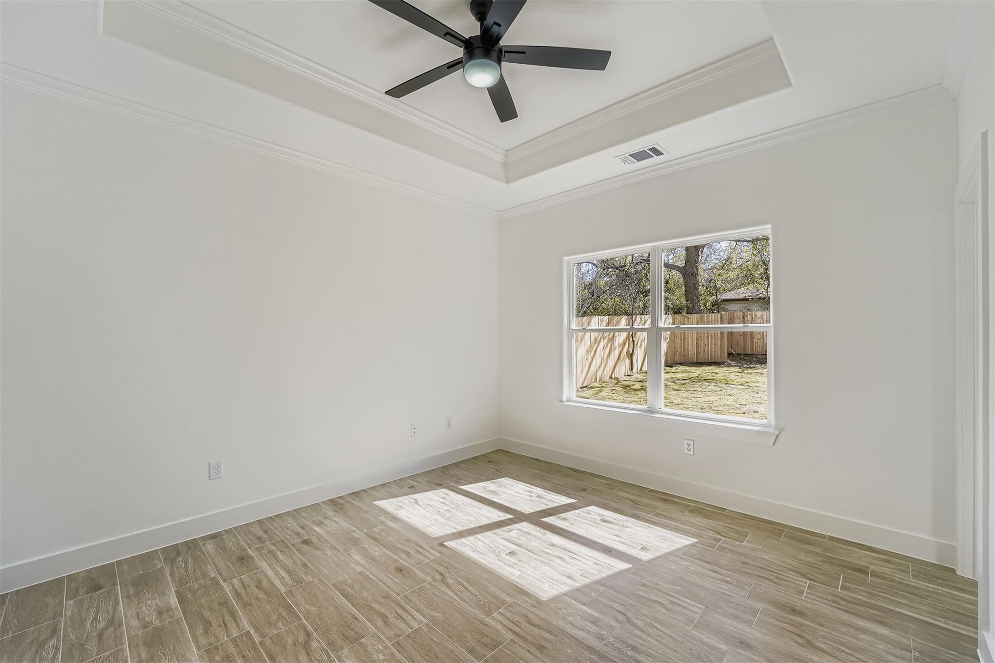 701 E 3rd St, Elgin, TX 78621