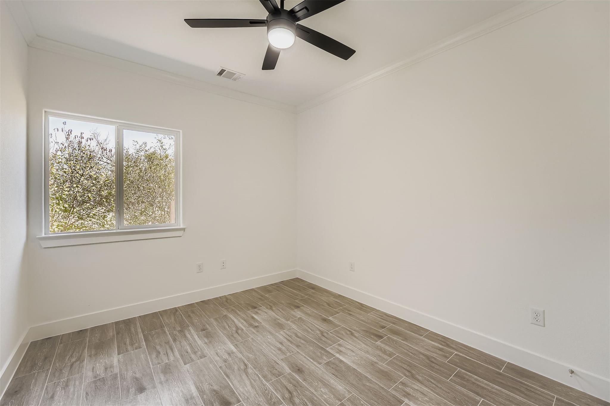 701 E 3rd St, Elgin, TX 78621