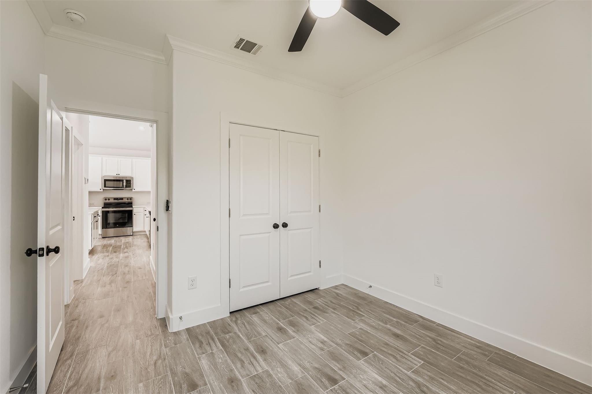 701 E 3rd St, Elgin, TX 78621