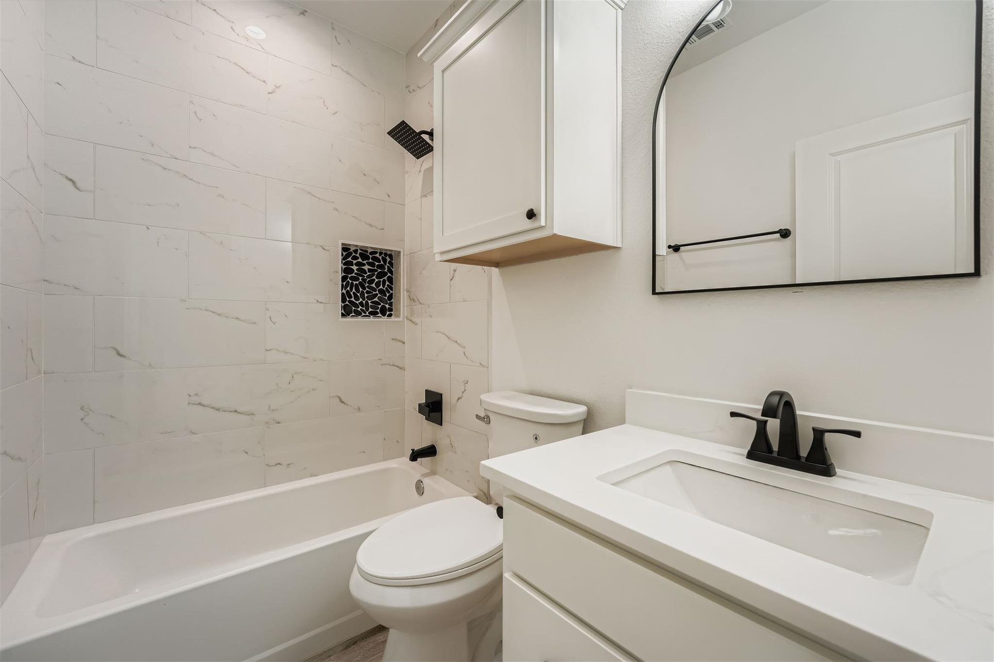 701 E 3rd St, Elgin, TX 78621