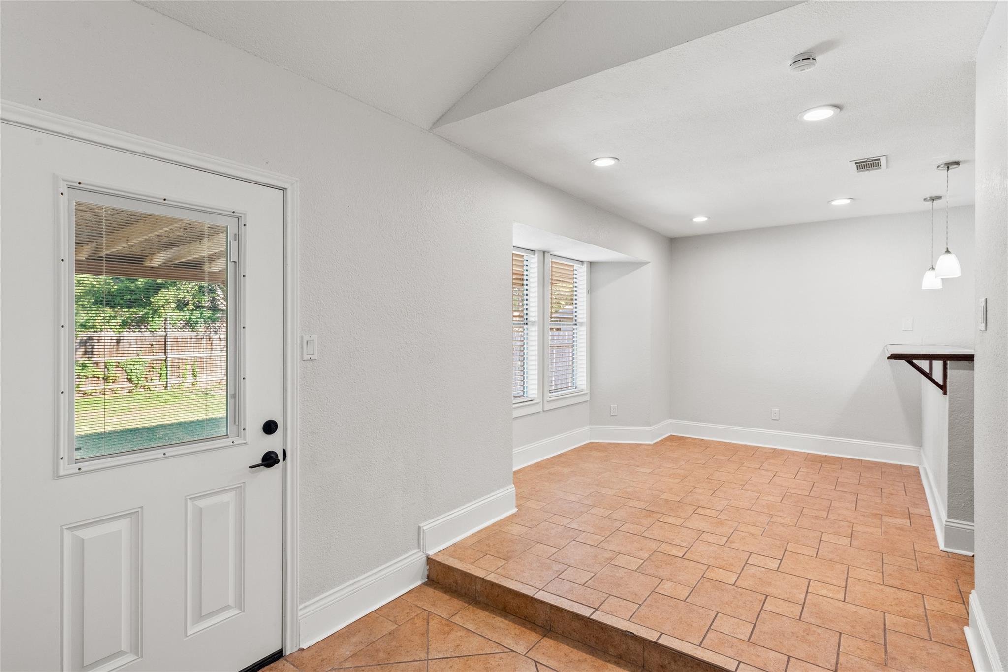 3900 Hillside Dr, Round Rock, TX 78681