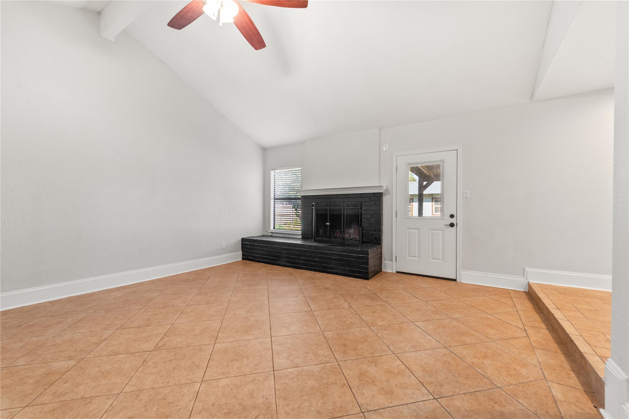 3900 Hillside Dr, Round Rock, TX 78681