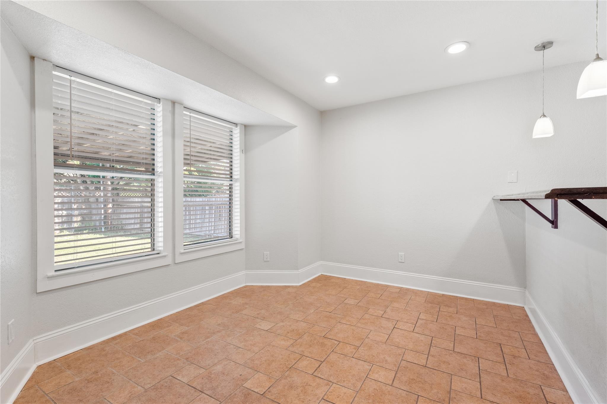 3900 Hillside Dr, Round Rock, TX 78681