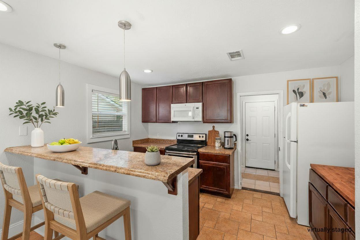 3900 Hillside Dr, Round Rock, TX 78681