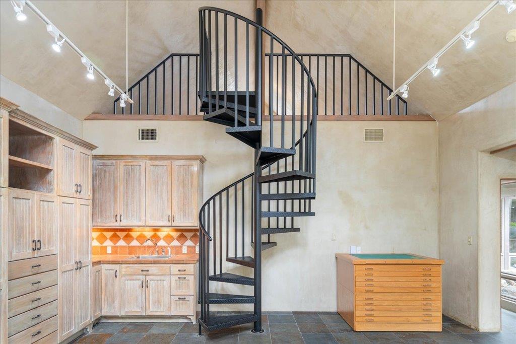 24736 Travis Lakeside Dr # A, Spicewood, TX 78669