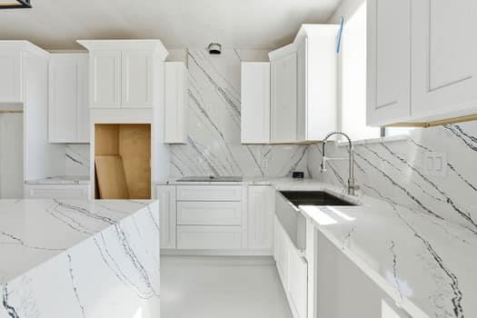 109 La Fortuna Dr, Del Valle, TX 78617