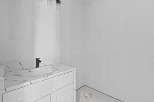 109 La Fortuna Dr, Del Valle, TX 78617