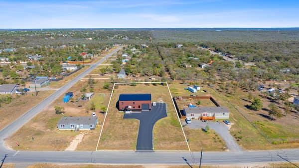 109 La Fortuna Dr, Del Valle, TX 78617