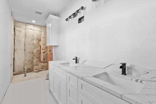 109 La Fortuna Dr, Del Valle, TX 78617