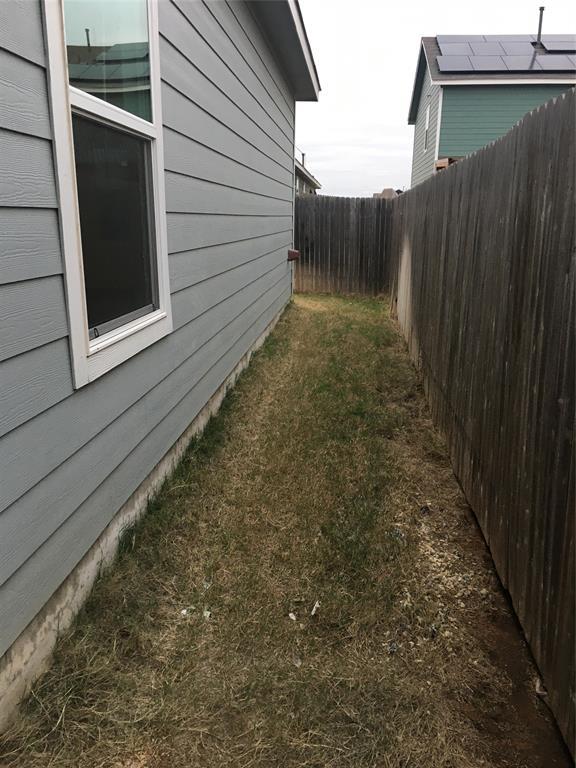 558 Gabbro Gardens St, Maxwell, TX 78656