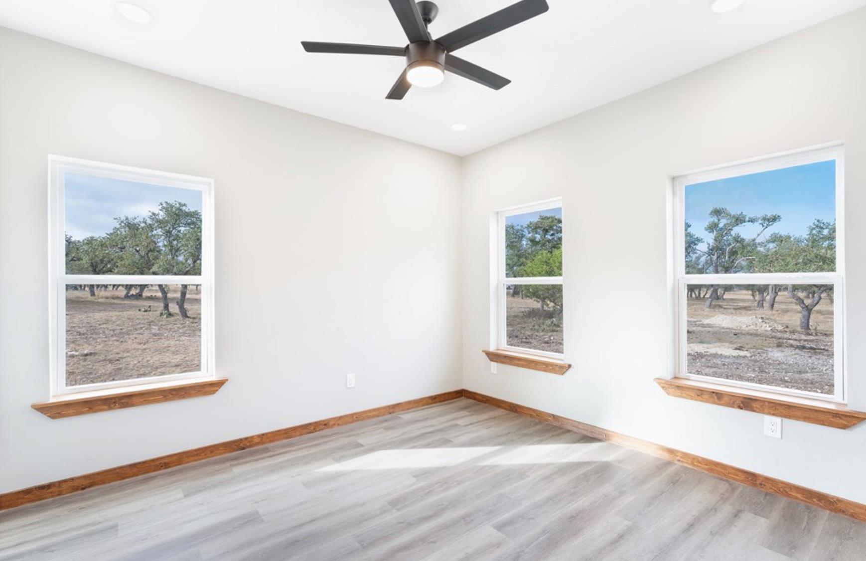 288 Nott Branch Rd, Harper, TX 78631