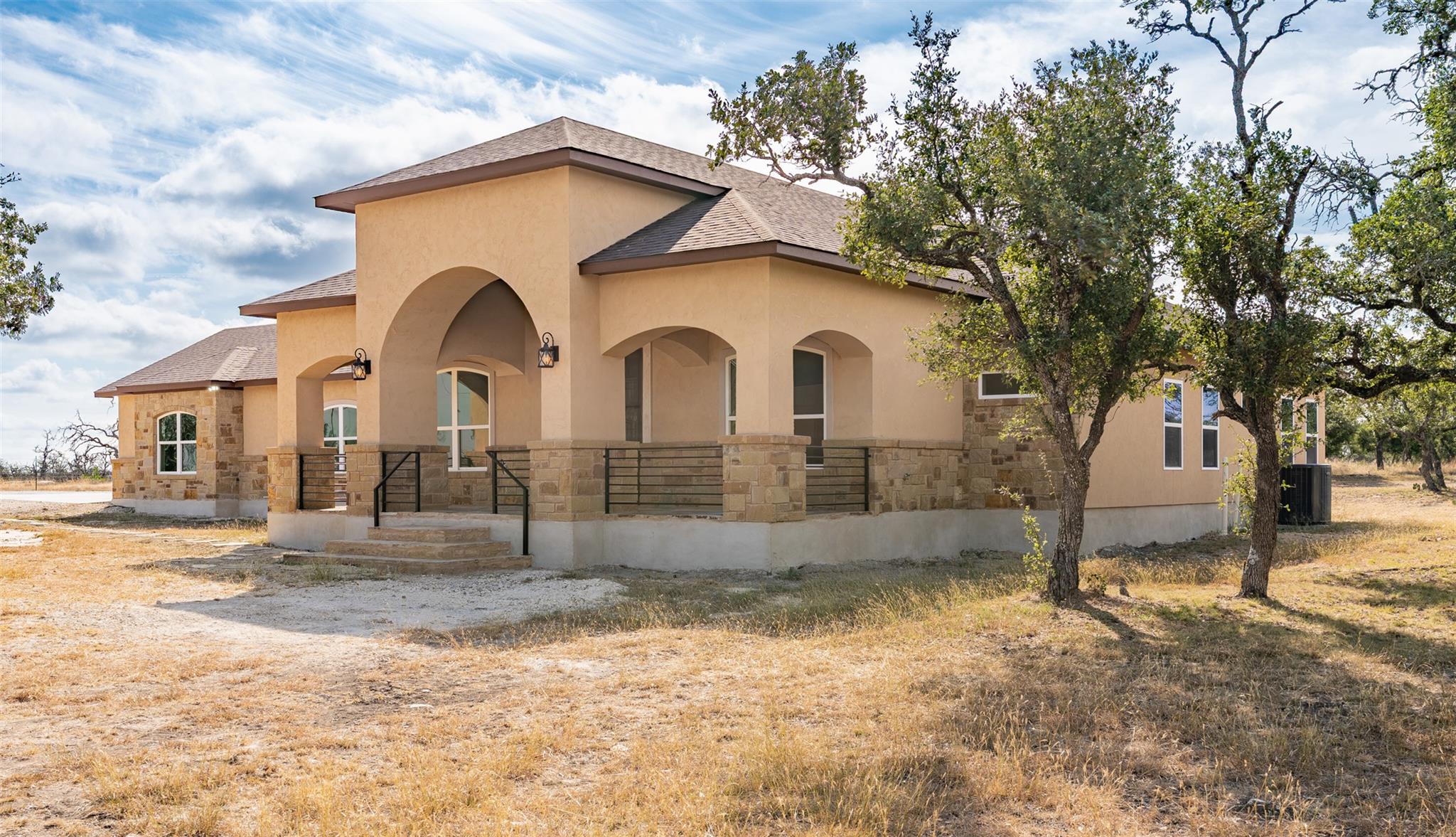 288 Nott Branch Rd, Harper, TX 78631