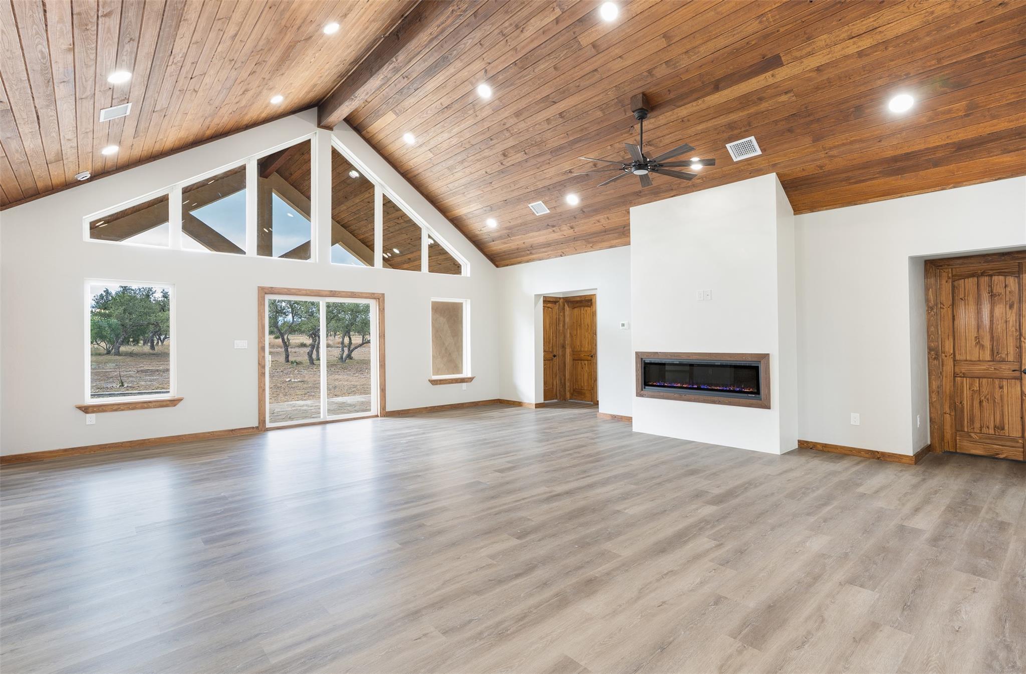 288 Nott Branch Rd, Harper, TX 78631