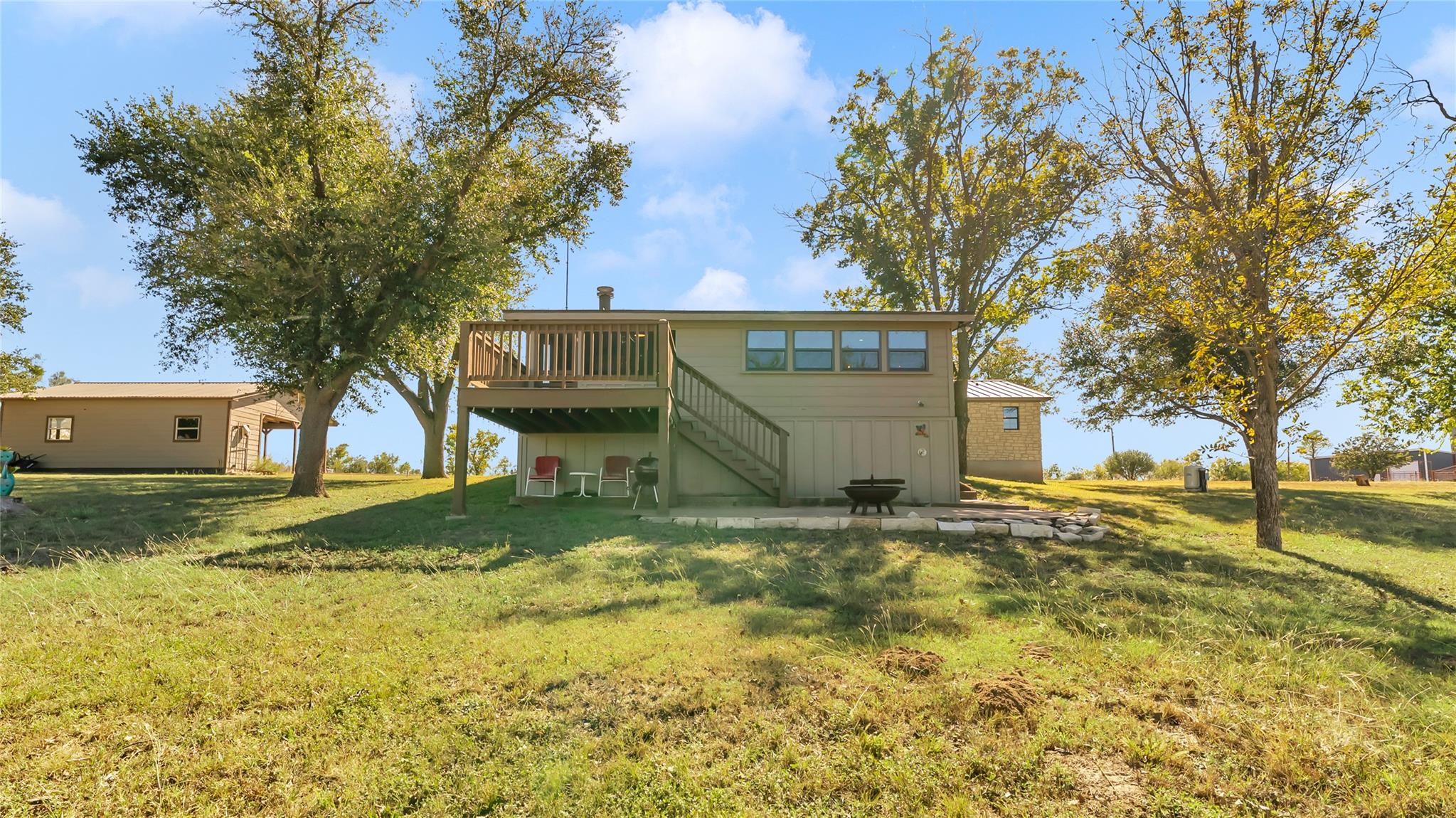 261 Diamond Cross Dr, Llano, TX 78643