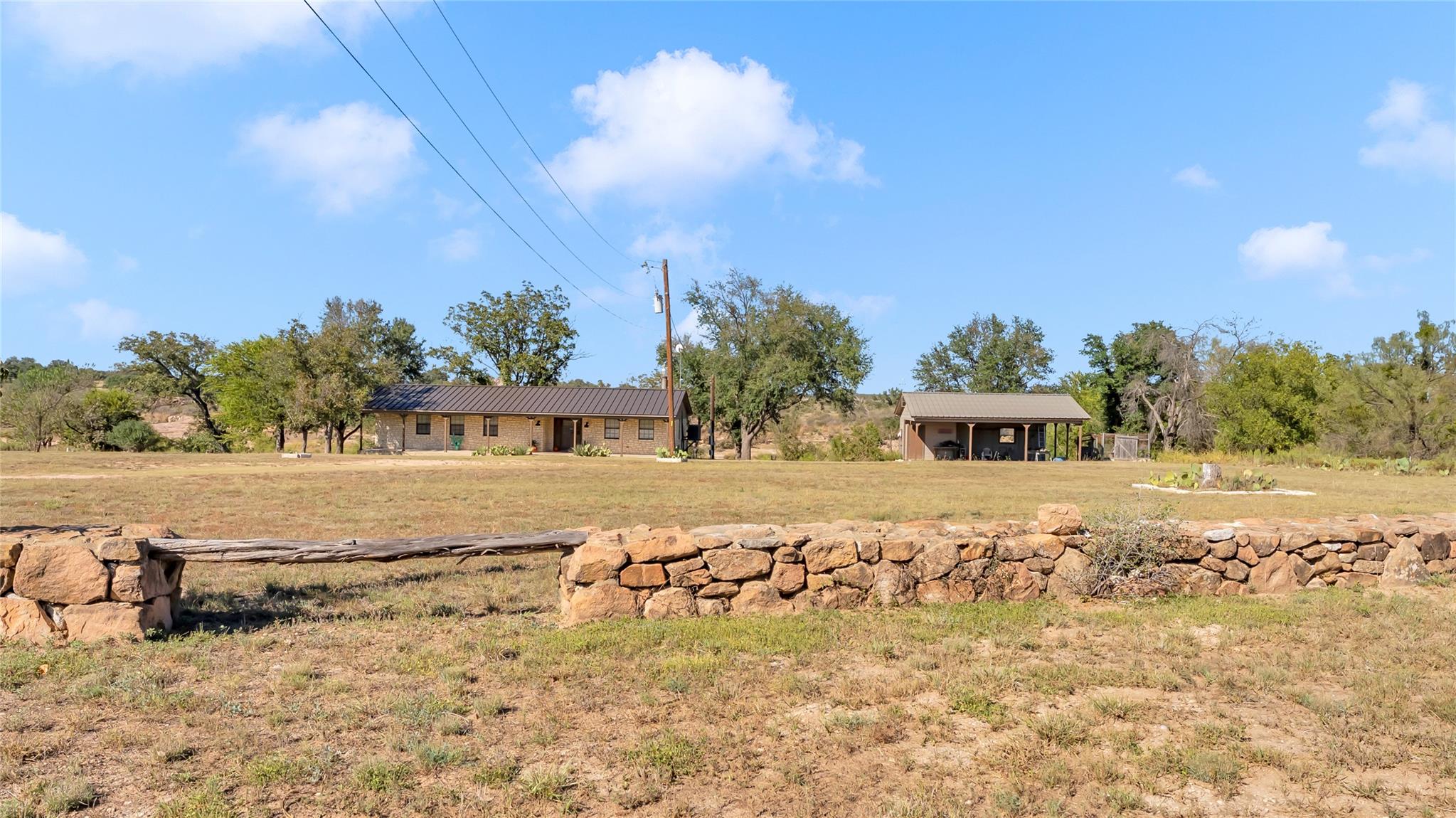 261 Diamond Cross Dr, Llano, TX 78643