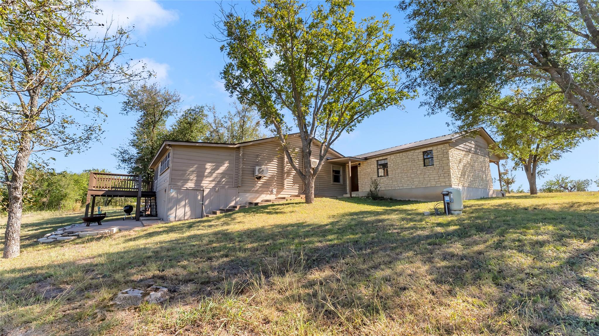 261 Diamond Cross Dr, Llano, TX 78643
