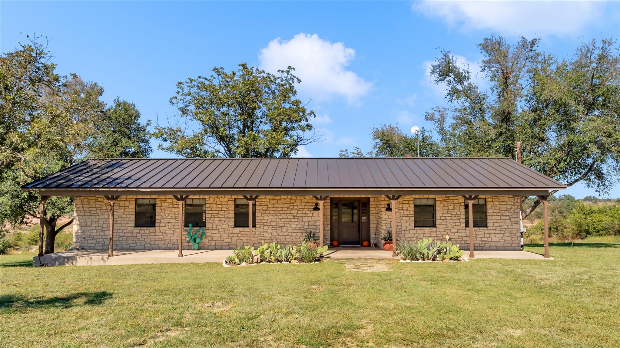 261 Diamond Cross Dr, Llano, TX 78643