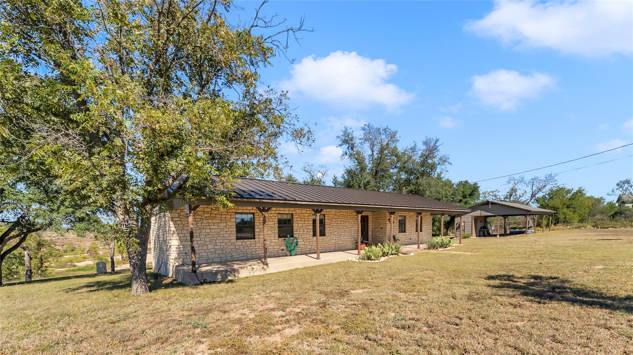 261 Diamond Cross Dr, Llano, TX 78643