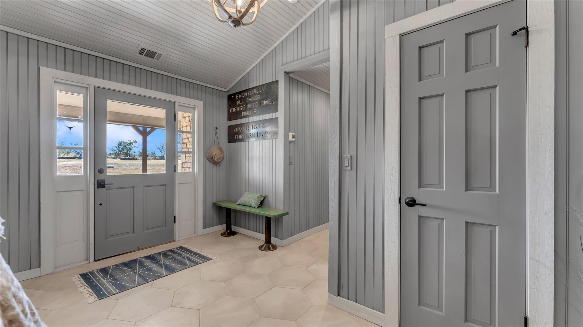 261 Diamond Cross Dr, Llano, TX 78643