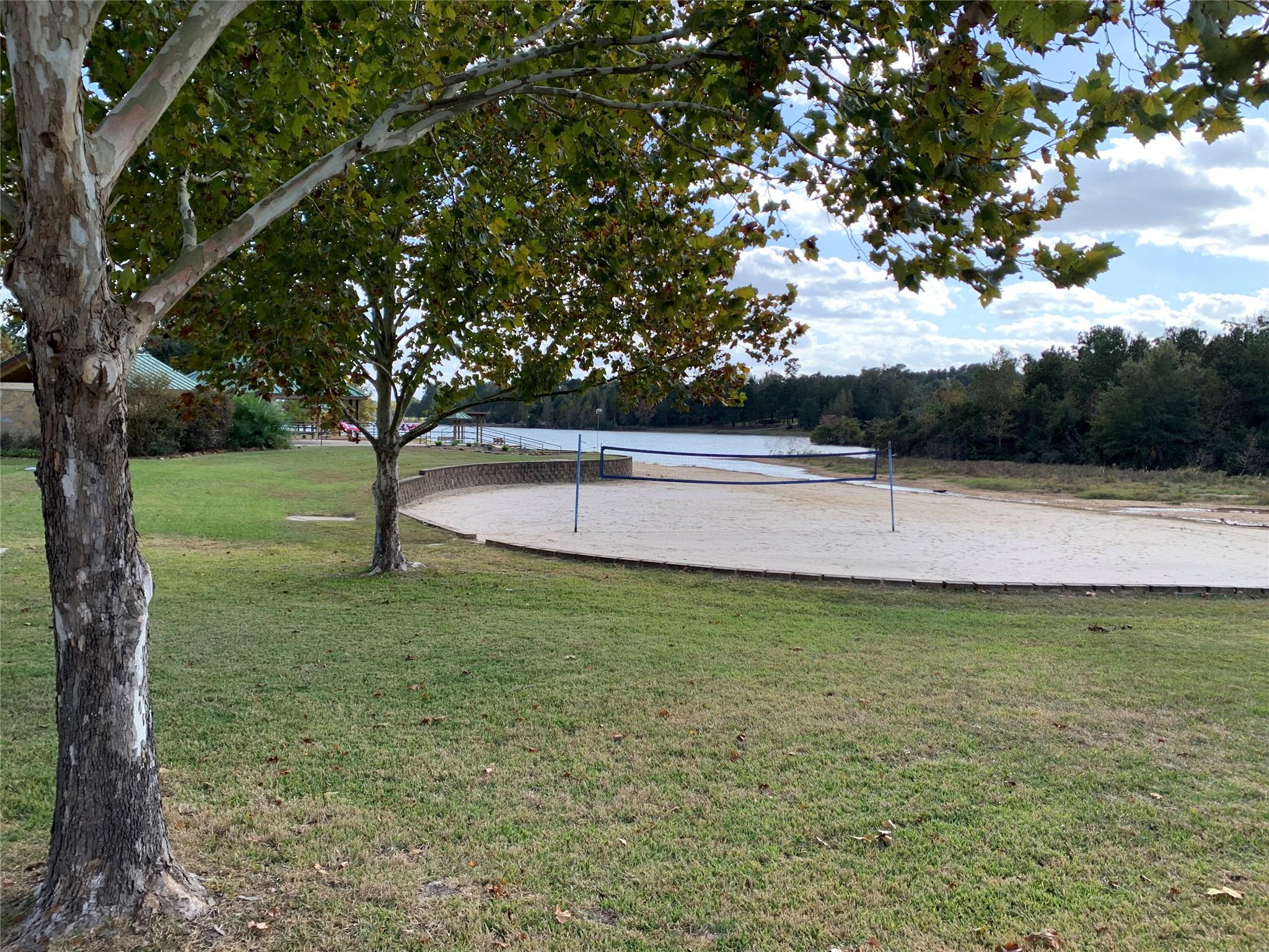 500 Nautica Ln, Montgomery, TX 77316