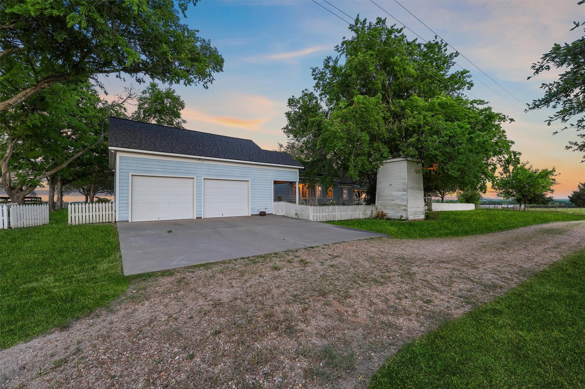 9058 Sam Houston Rd, Brenham, TX 77833