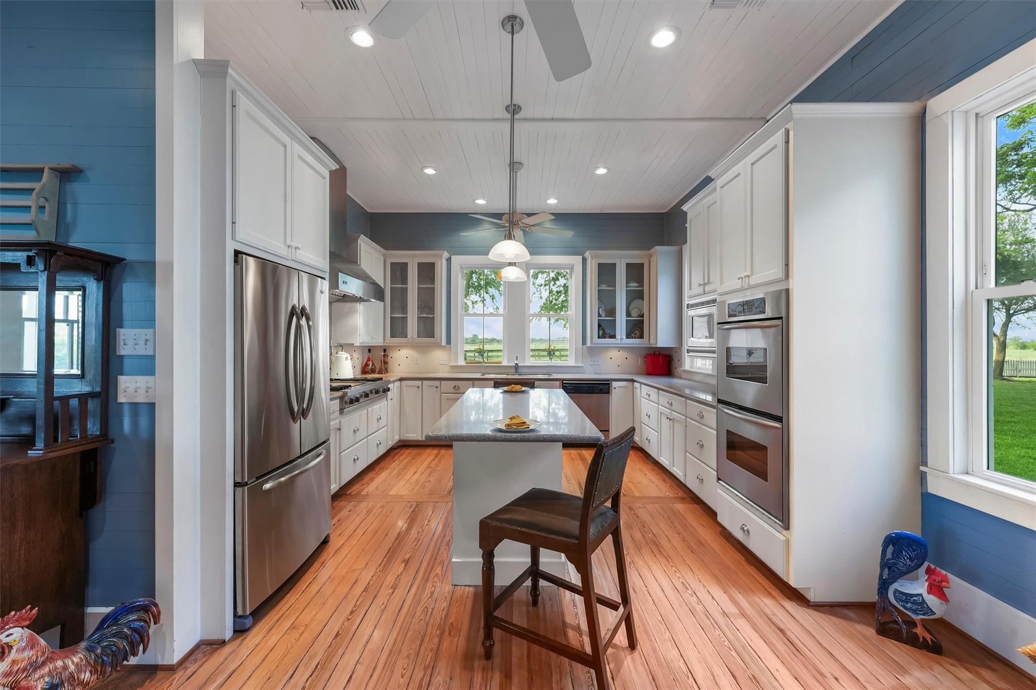 9058 Sam Houston Rd, Brenham, TX 77833