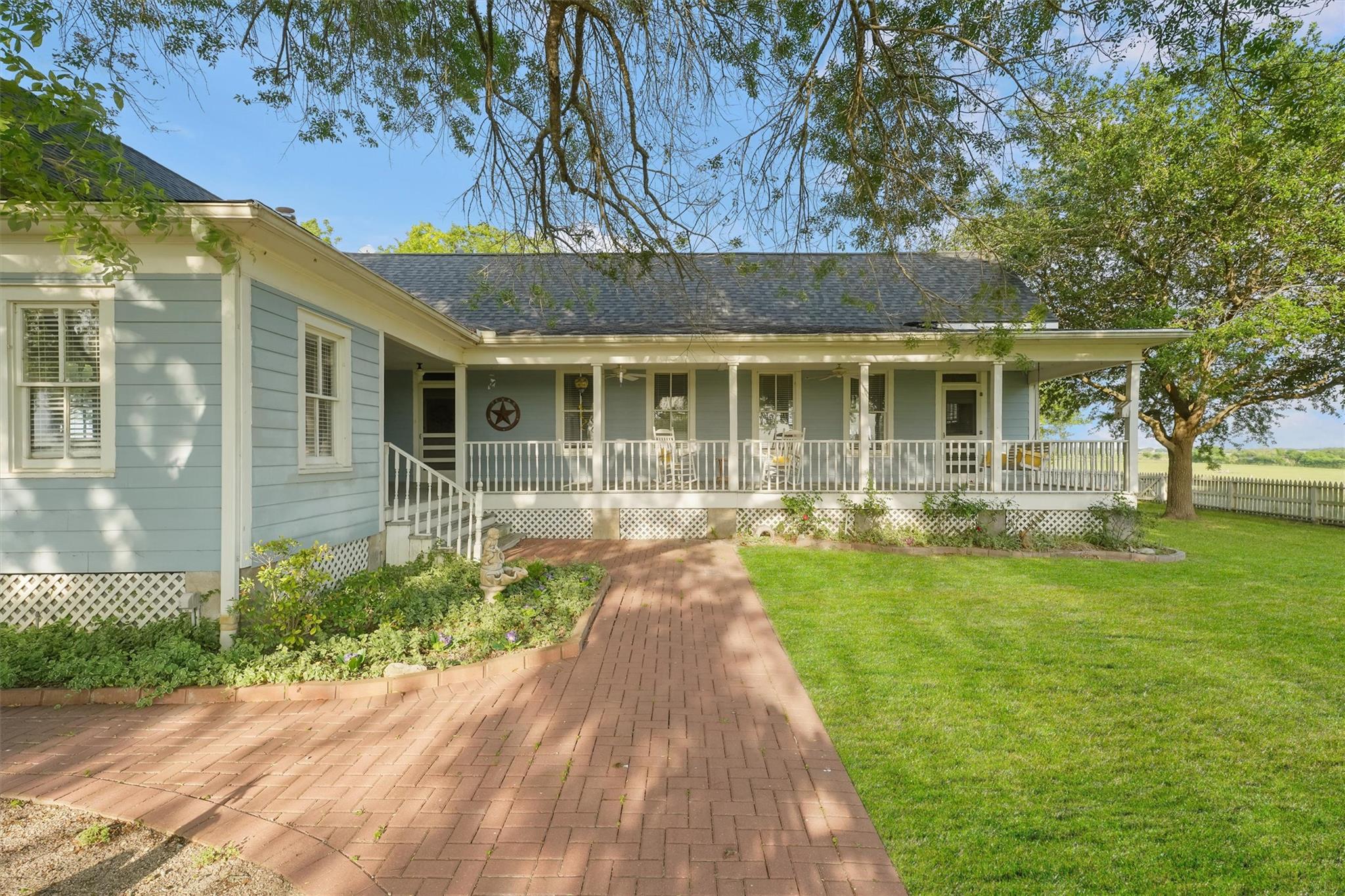 9058 Sam Houston Rd, Brenham, TX 77833