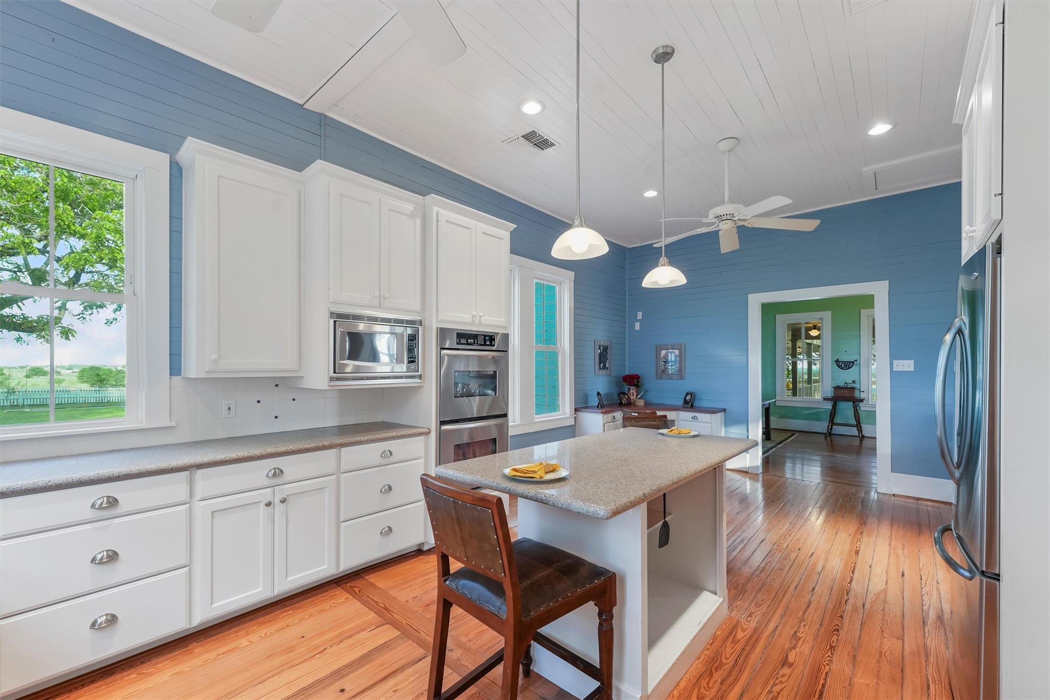 9058 Sam Houston Rd, Brenham, TX 77833