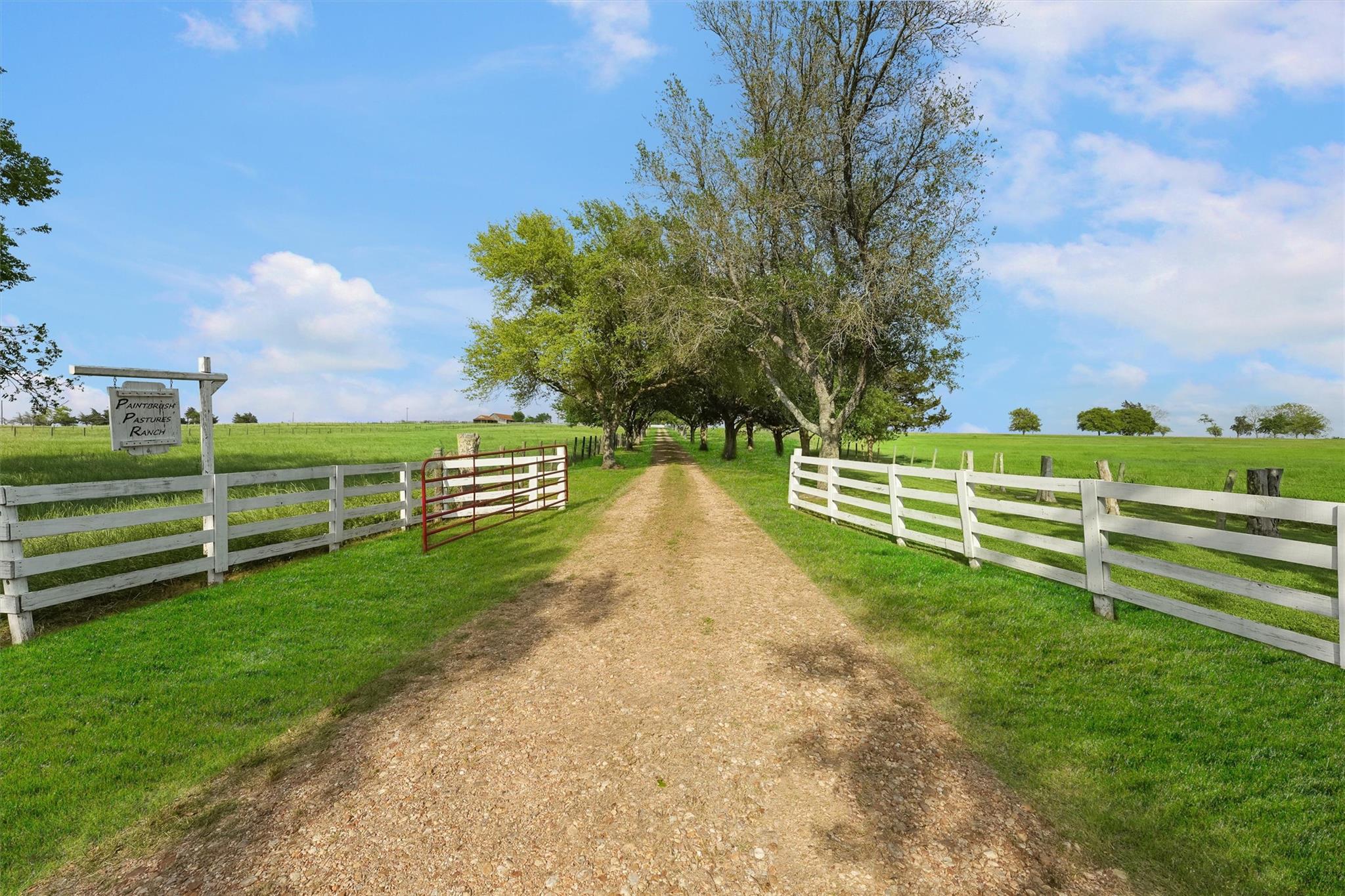 9058 Sam Houston Rd, Brenham, TX 77833