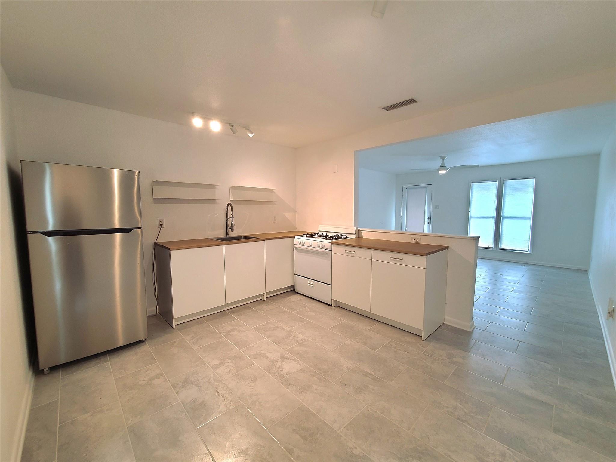 6216 Hogan Ave, Austin, TX 78741