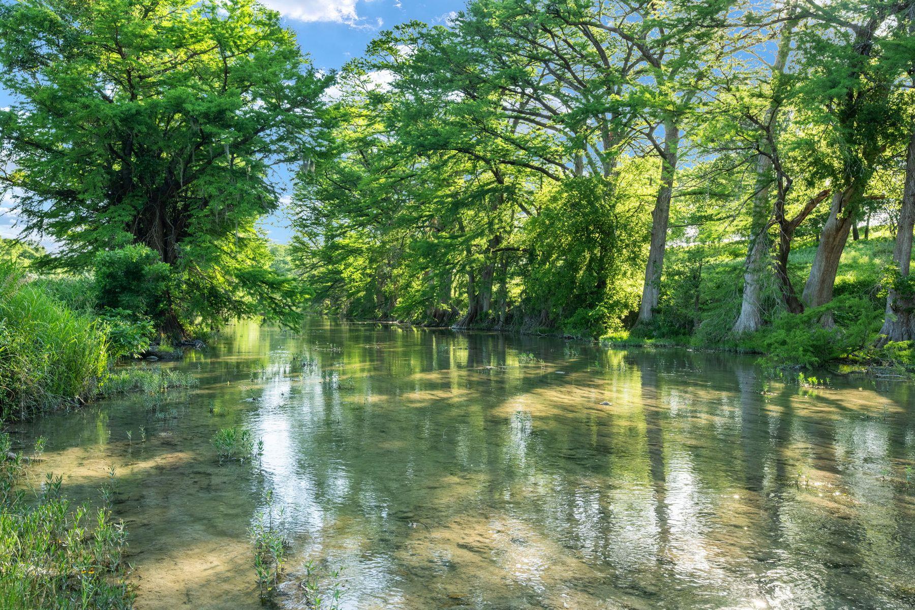 25 Zoeller Ln, Boerne, TX 78006