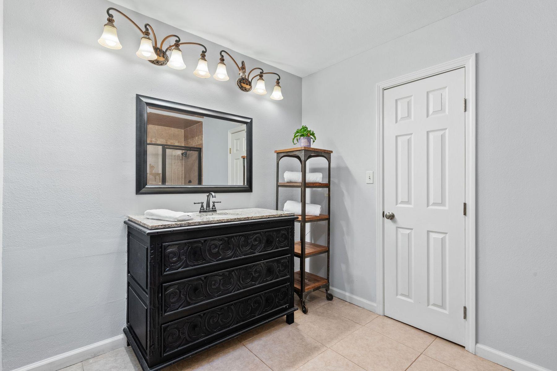 25 Zoeller Ln, Boerne, TX 78006