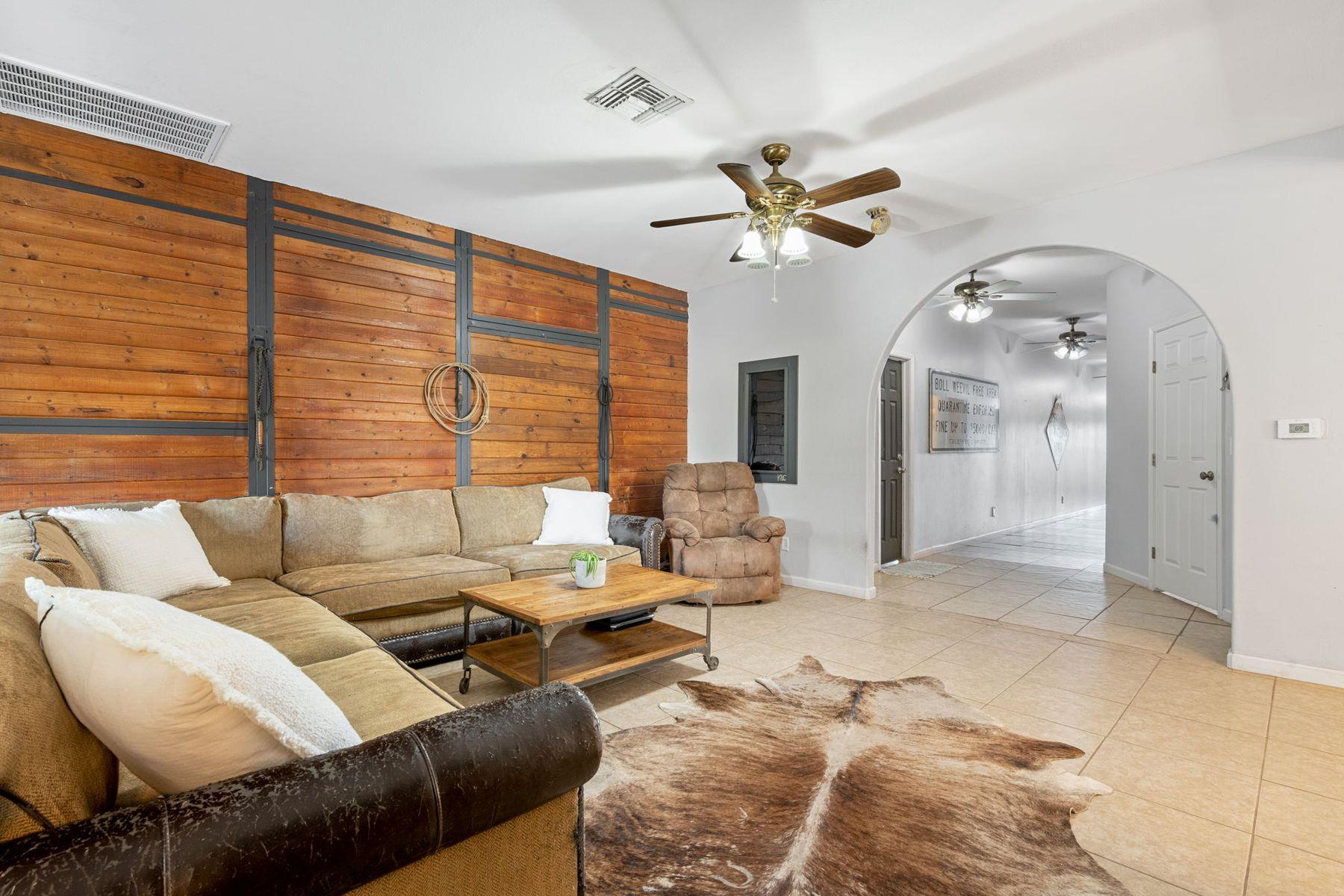 25 Zoeller Ln, Boerne, TX 78006