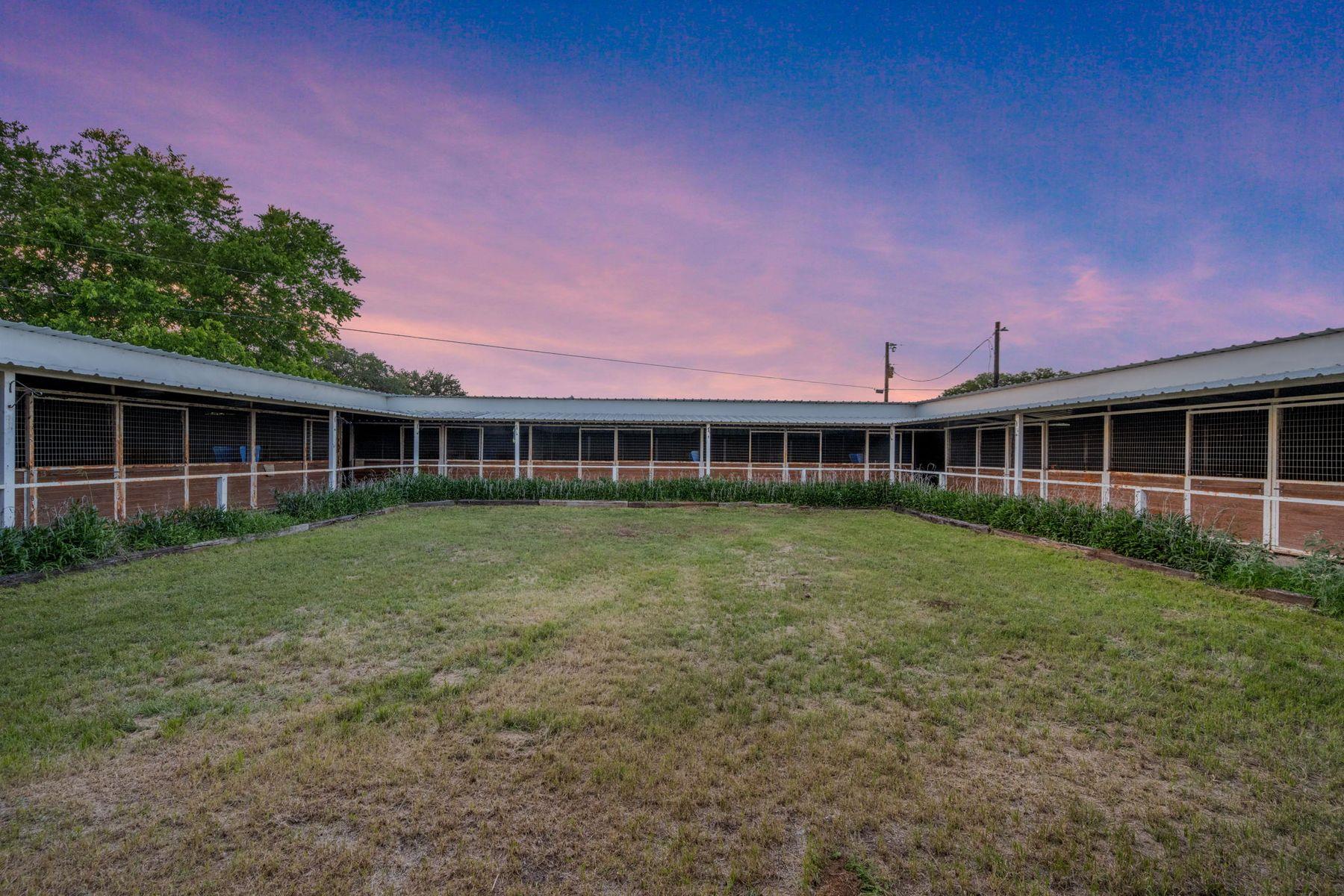 25 Zoeller Ln, Boerne, TX 78006