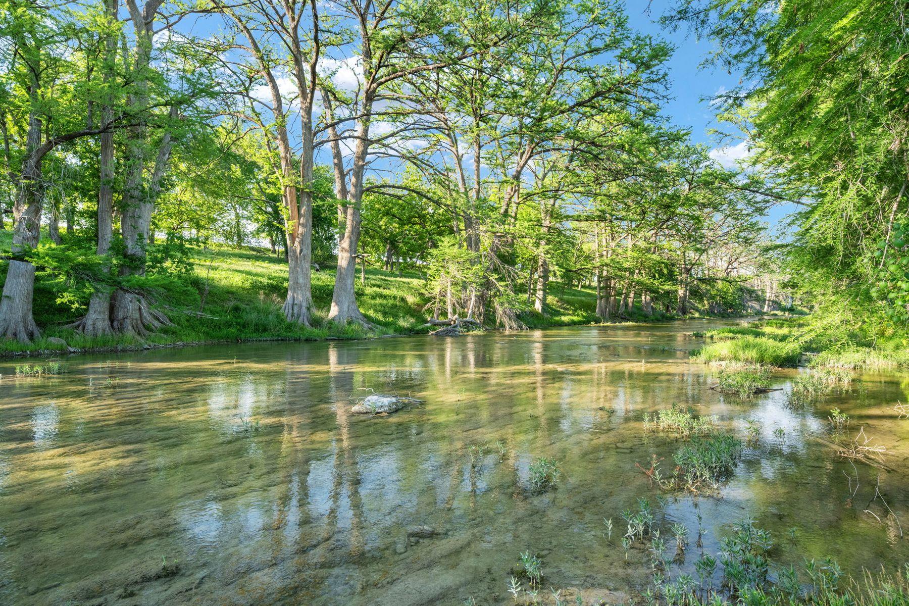 25 Zoeller Ln, Boerne, TX 78006