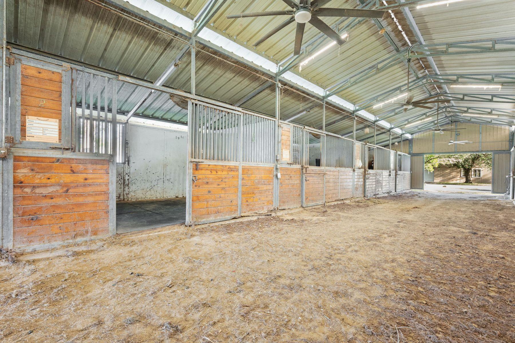 25 Zoeller Ln, Boerne, TX 78006