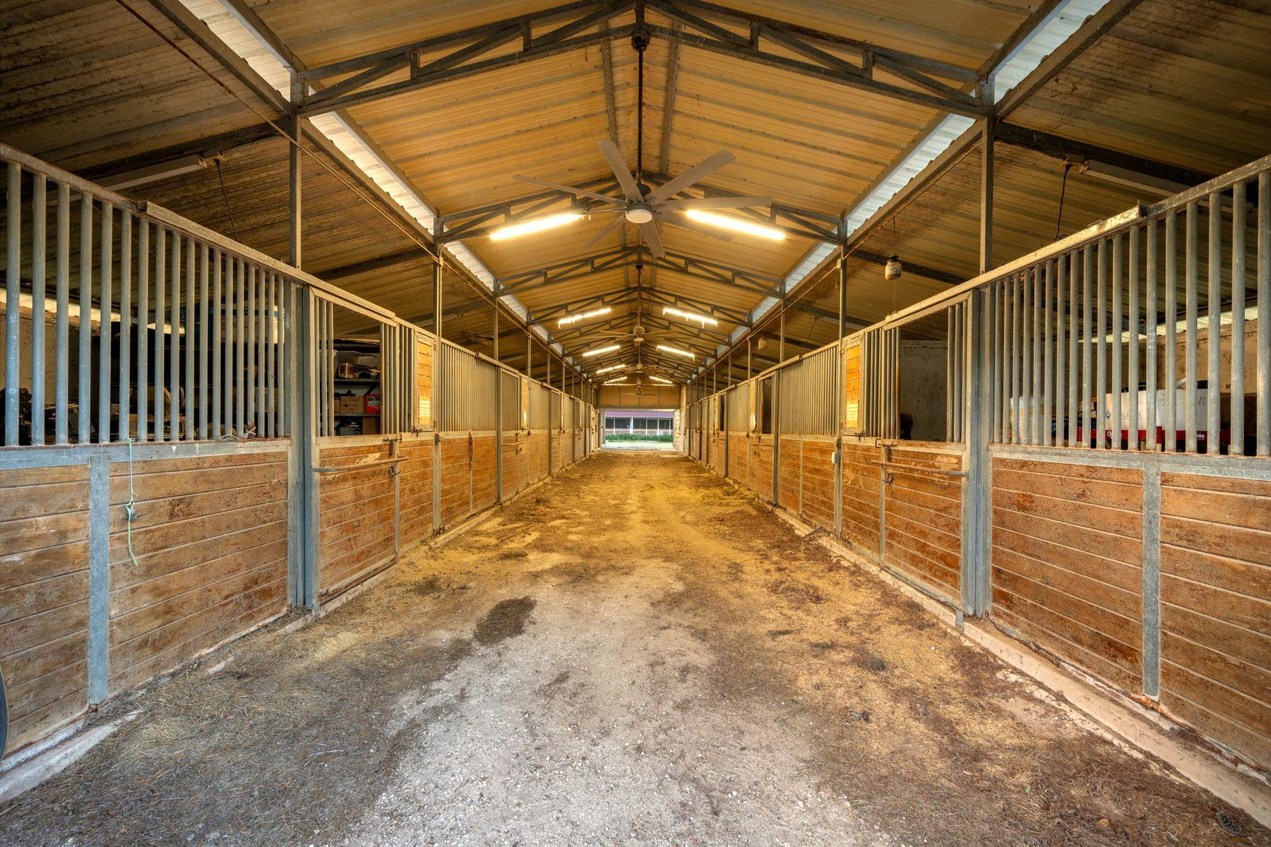 25 Zoeller Ln, Boerne, TX 78006