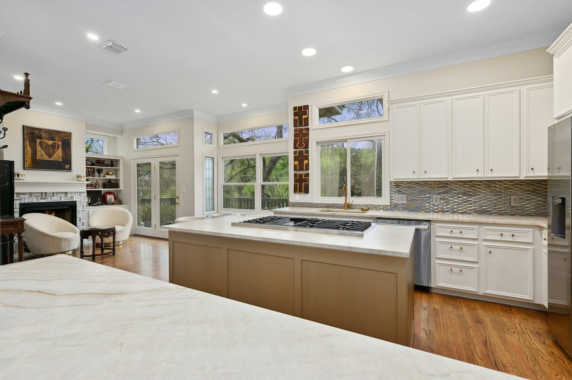 2712 Hillview Green Ln, Austin, TX 78703