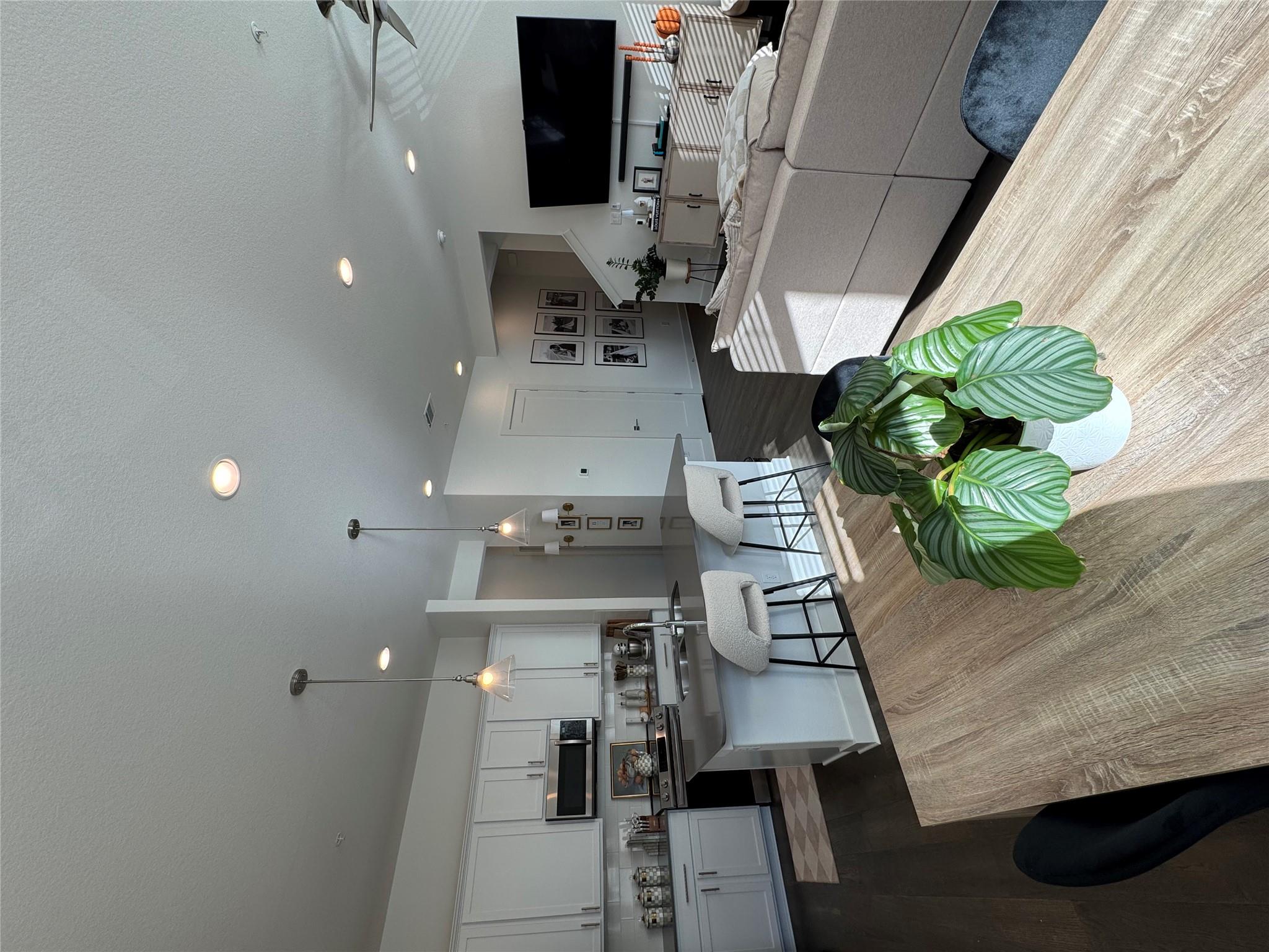 2050 Lohmans Spur # 702, Lakeway, TX 78734