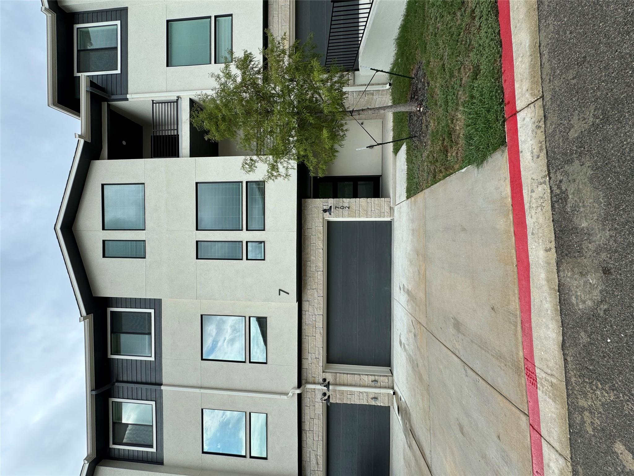 2050 Lohmans Spur # 702, Lakeway, TX 78734